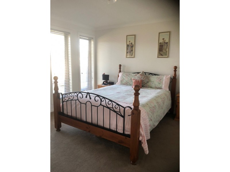 83 Albatross Road, Kalimna VIC 3909