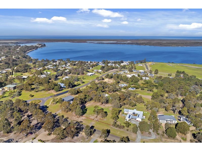 79 Kings Cove Boulevard, Metung VIC 3904