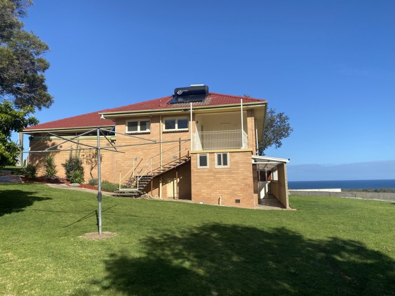26b Bung Yarnda Court, Lakes Entrance VIC 3909