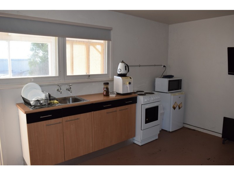 26b Bung Yarnda Court, Lakes Entrance VIC 3909