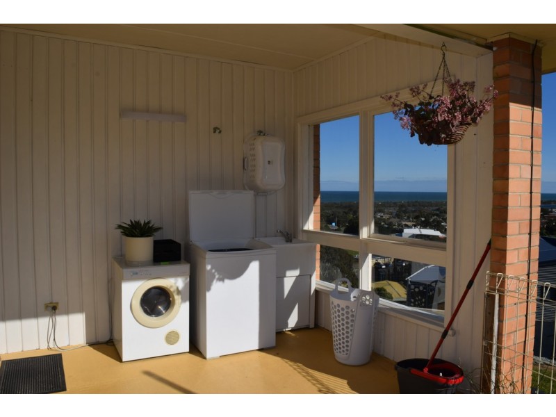 26b Bung Yarnda Court, Lakes Entrance VIC 3909