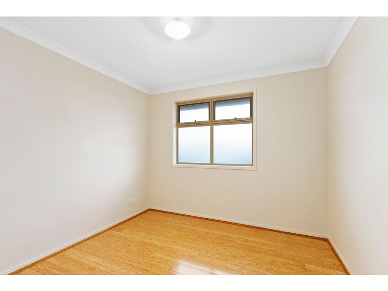 8 Lawson Drive, Lakes Entrance VIC 3909