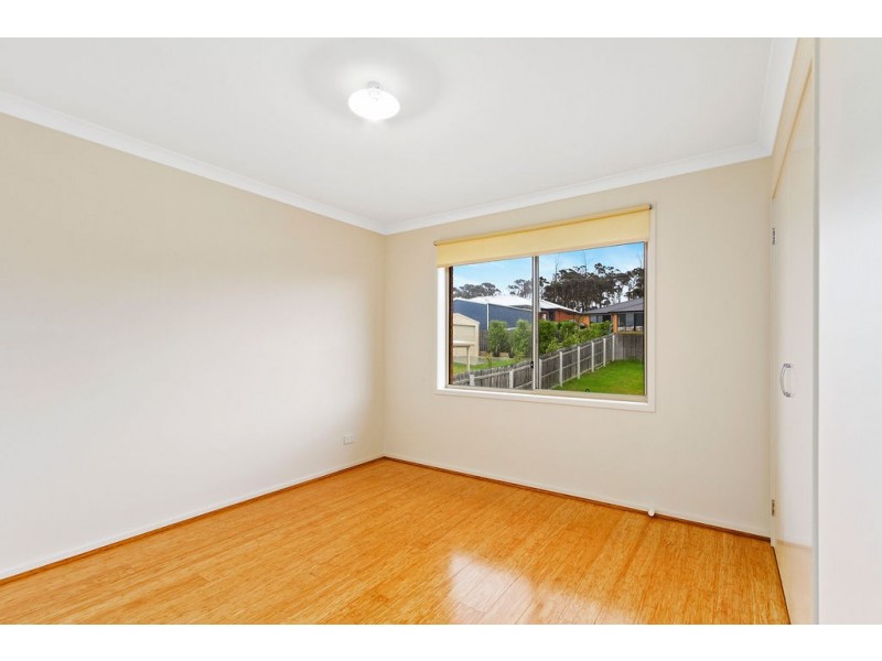 8 Lawson Drive, Lakes Entrance VIC 3909