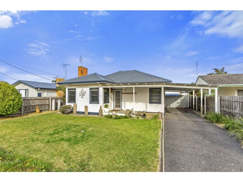 5 HEATHERLEA GROVE, Lakes Entrance VIC 3909