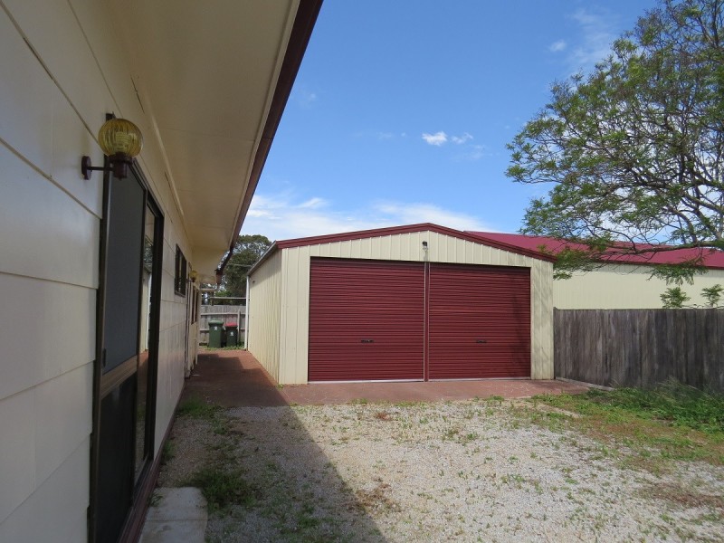 18 HEATHERLEA GROVE, Lakes Entrance VIC 3909