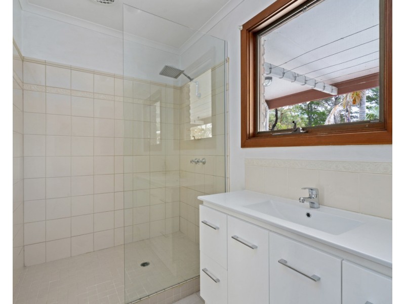 25 Lake Bunga Beach Road, Lake Bunga VIC 3909