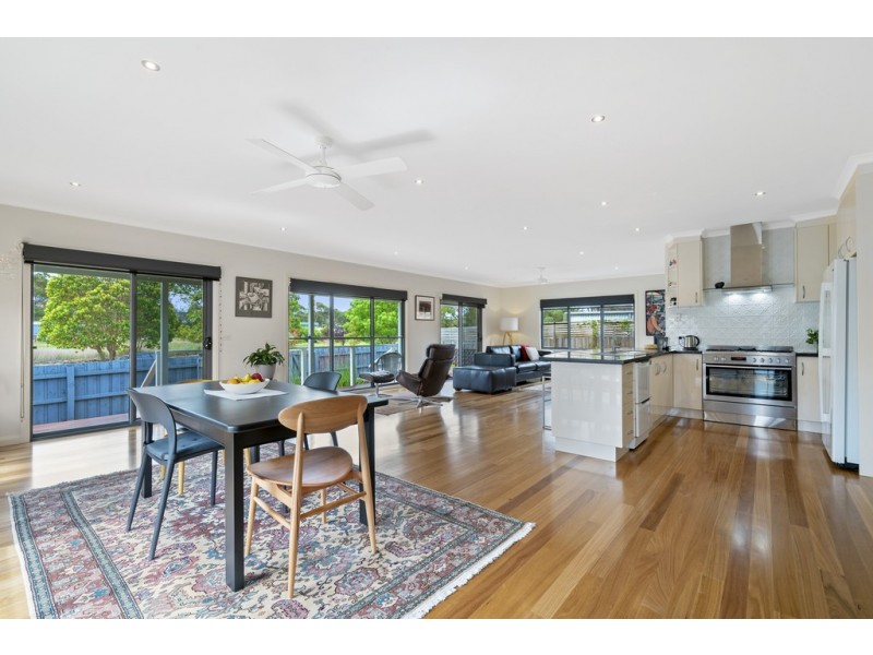 3A Jefferson Avenue, Lakes Entrance VIC 3909