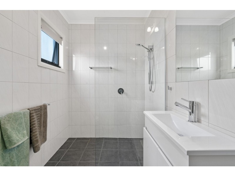 3A Jefferson Avenue, Lakes Entrance VIC 3909