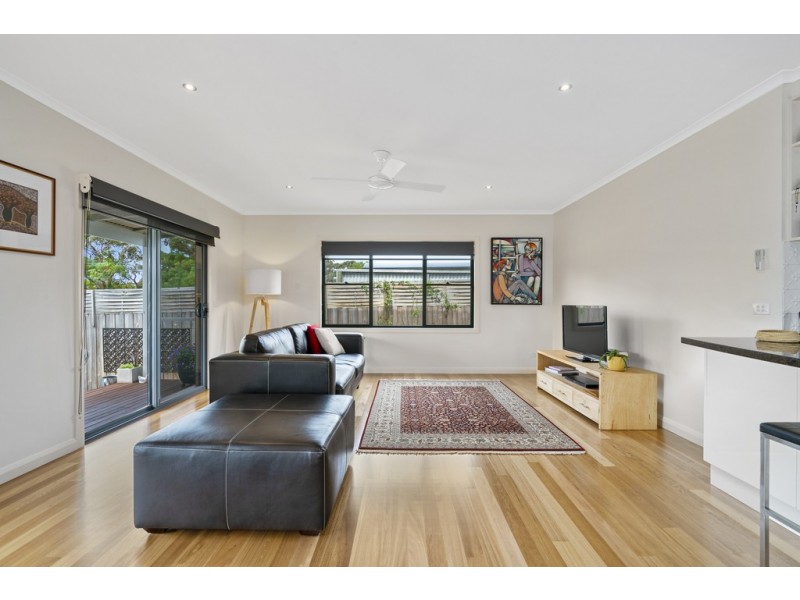 3A Jefferson Avenue, Lakes Entrance VIC 3909