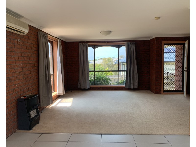 2/67 LAKE BUNGA BEACH ROAD, Lakes Entrance VIC 3909