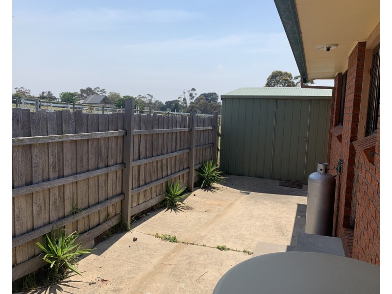 2/67 LAKE BUNGA BEACH ROAD, Lakes Entrance VIC 3909