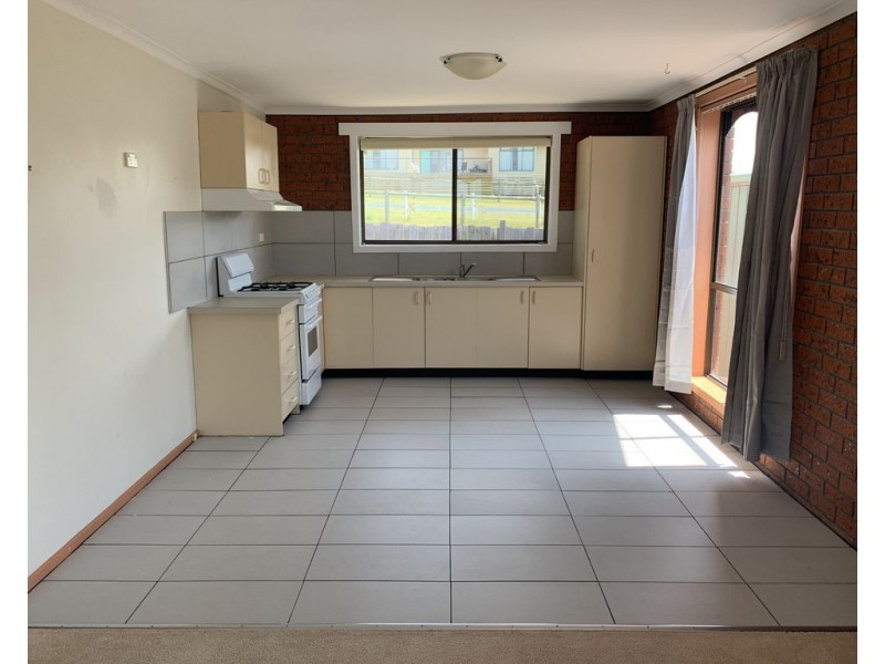 2/67 LAKE BUNGA BEACH ROAD, Lakes Entrance VIC 3909