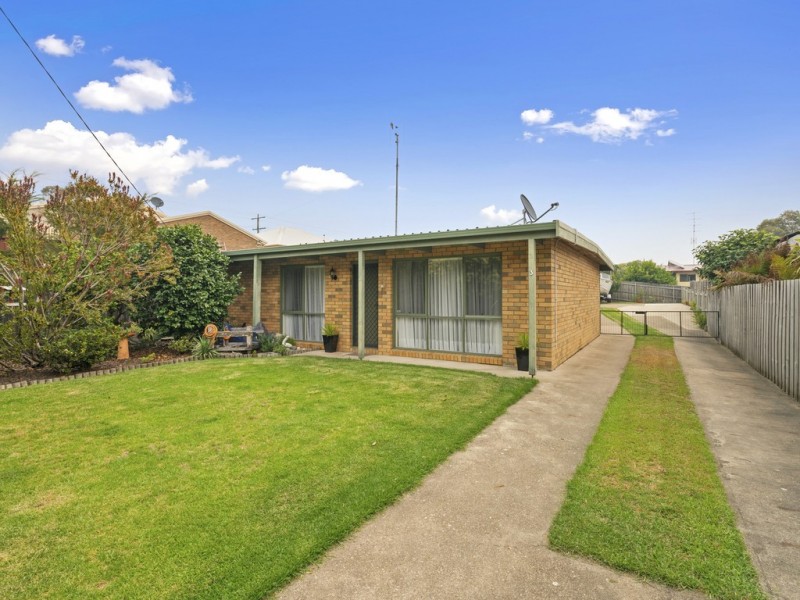 3 Stamford Road, Lakes Entrance VIC 3909