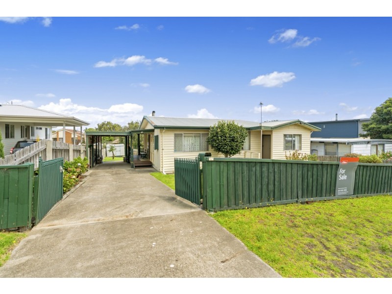 47 Capes Road, Lakes Entrance VIC 3909
