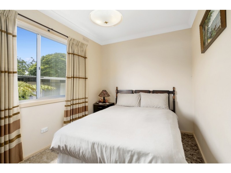 47 Capes Road, Lakes Entrance VIC 3909