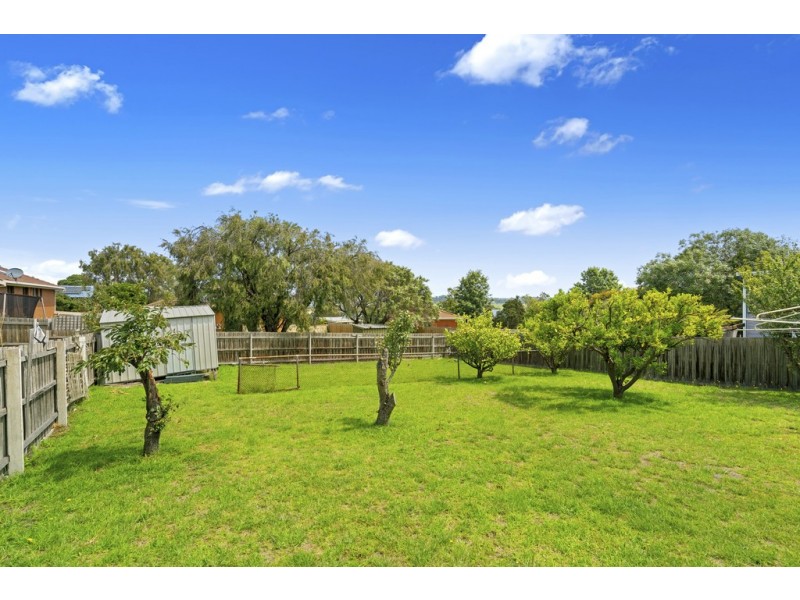 47 Capes Road, Lakes Entrance VIC 3909