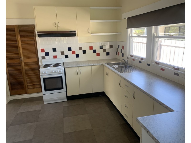 52 ROBIN STREET, Lakes Entrance VIC 3909