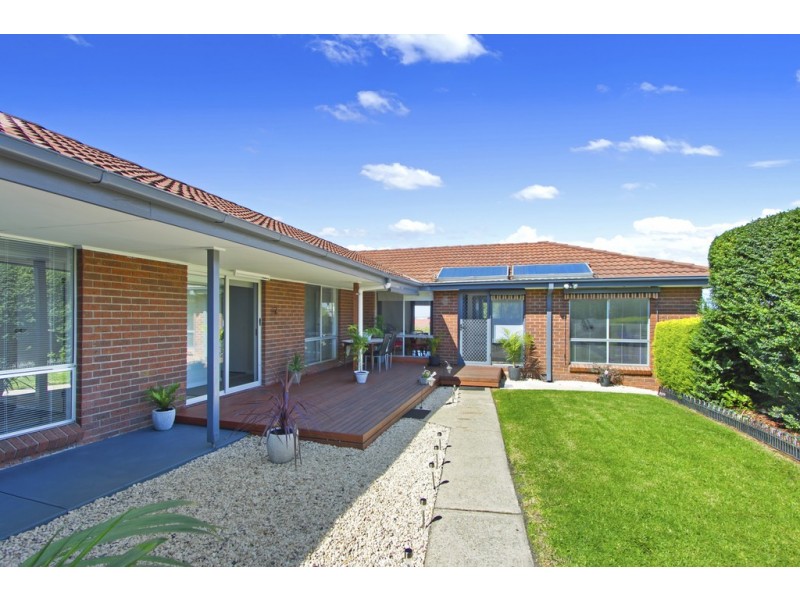 55 Capes Road, Lakes Entrance VIC 3909