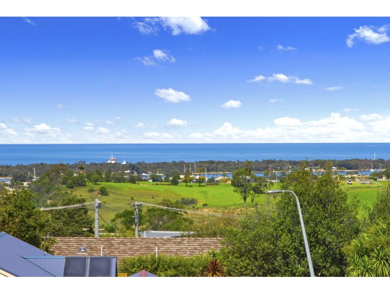 55 Capes Road, Lakes Entrance VIC 3909