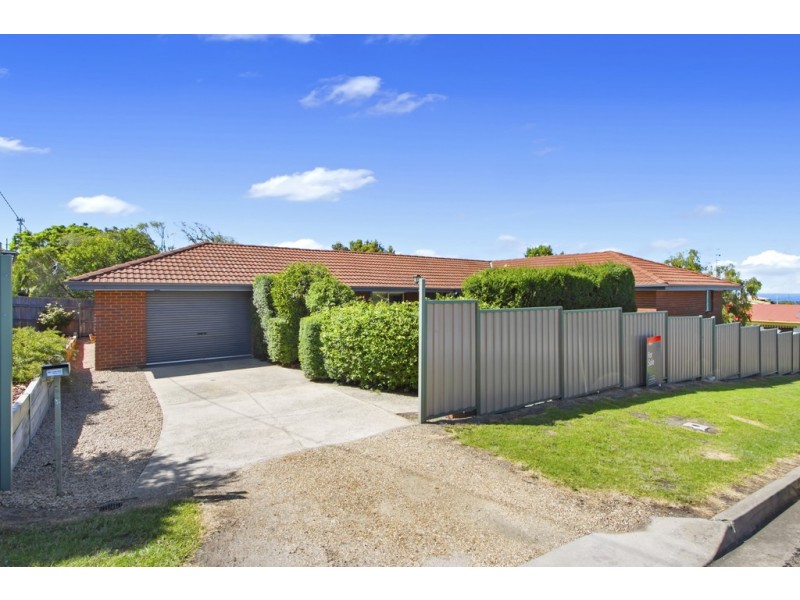 55 Capes Road, Lakes Entrance VIC 3909