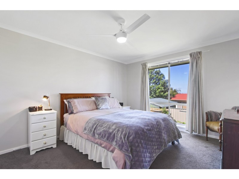 55 Capes Road, Lakes Entrance VIC 3909