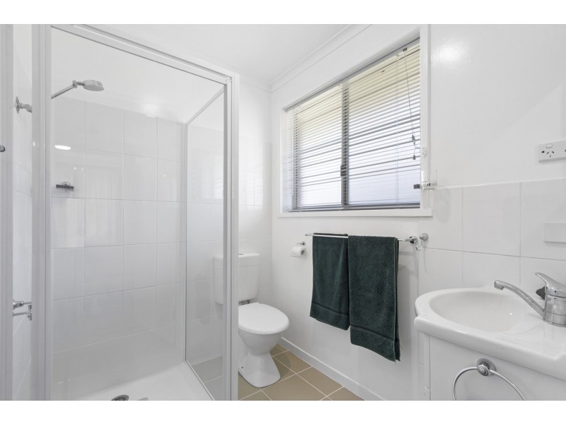 55 Capes Road, Lakes Entrance VIC 3909