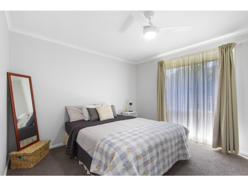 55 Capes Road, Lakes Entrance VIC 3909