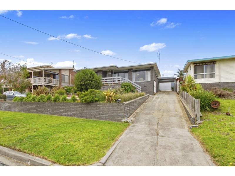 10 Nautilus Way, Lakes Entrance VIC 3909