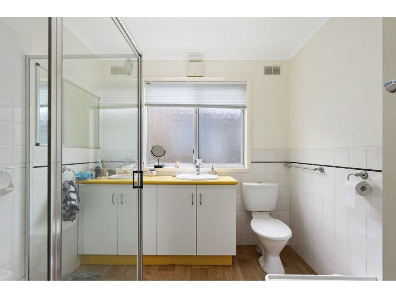 10 Nautilus Way, Lakes Entrance VIC 3909