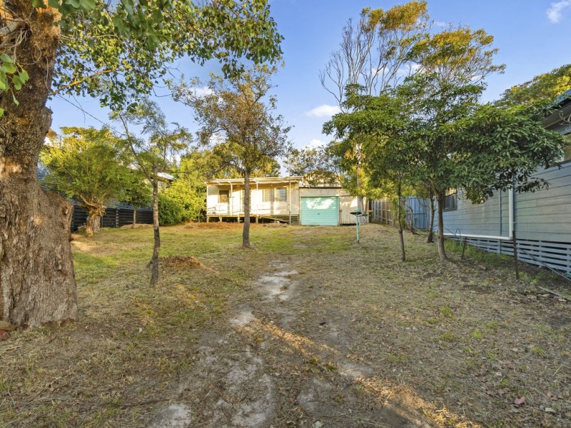 16 Lind Drive, Lake Tyers Beach VIC 3909