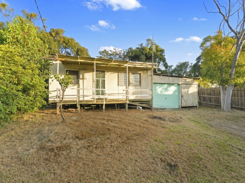 16 Lind Drive, Lake Tyers Beach VIC 3909