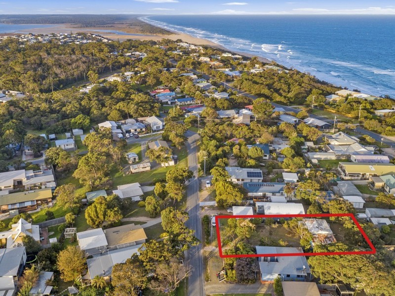 16 Lind Drive, Lake Tyers Beach VIC 3909