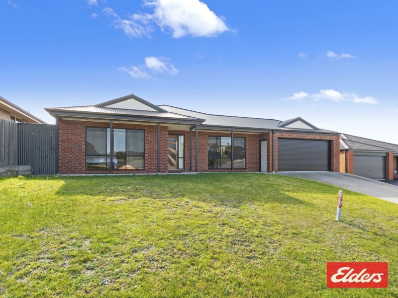 11 LEURIMAH COURT, Kalimna VIC 3909