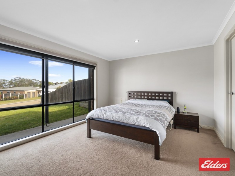 11 LEURIMAH COURT, Kalimna VIC 3909