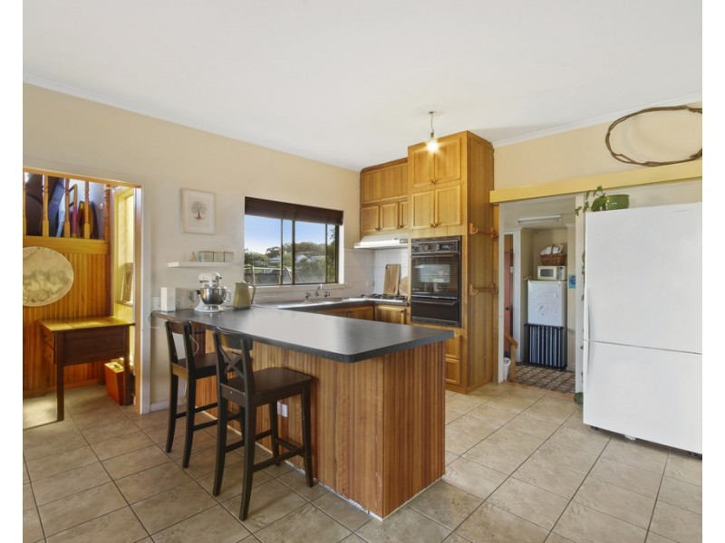 54 Hazel Road, Kalimna VIC 3909