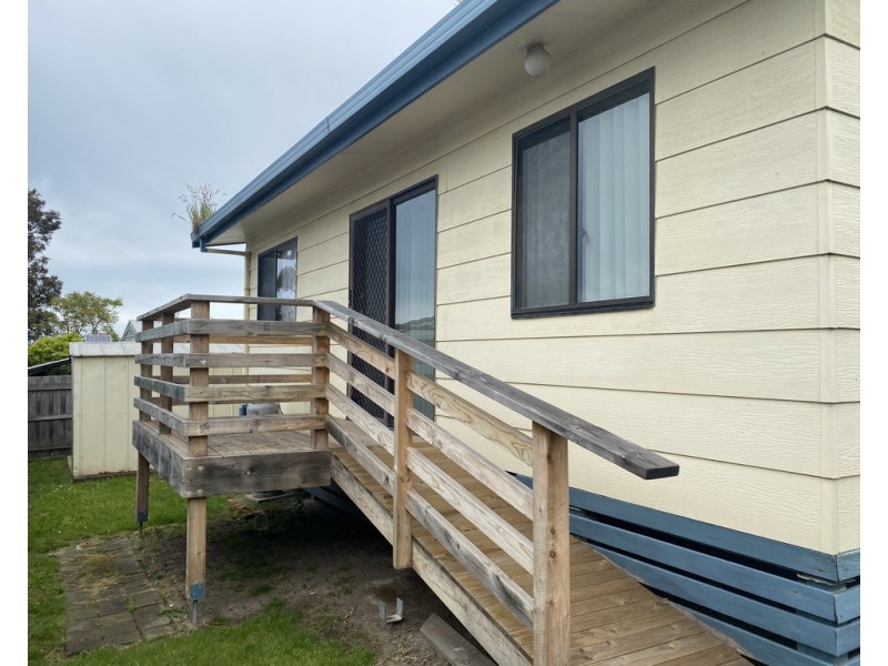 2/70 Palmers Road, Lakes Entrance VIC 3909