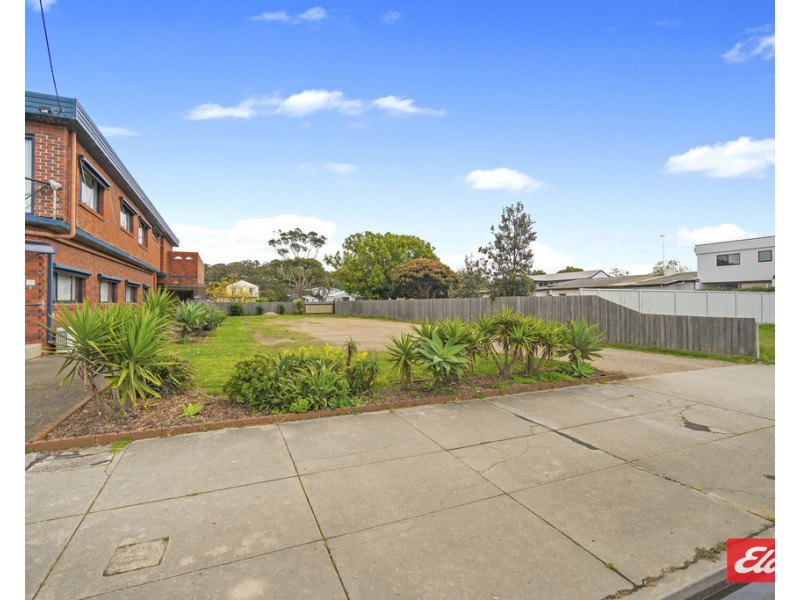99 Esplanade, Lakes Entrance VIC 3909