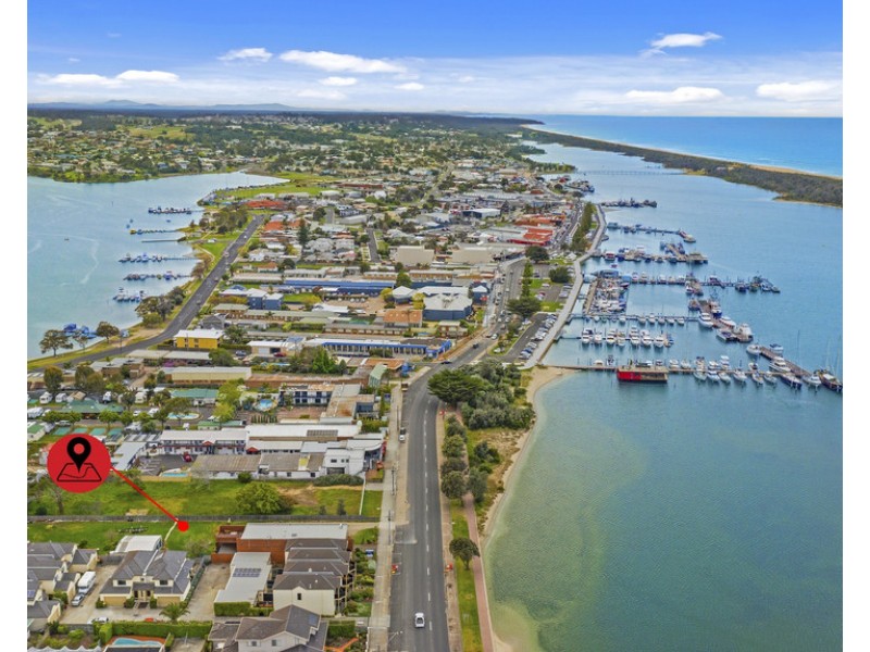 99 Esplanade, Lakes Entrance VIC 3909