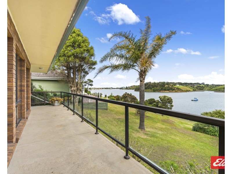 26 Ferndale Parade, Lakes Entrance VIC 3909
