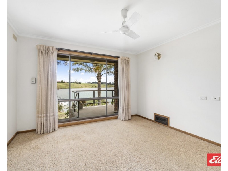26 Ferndale Parade, Lakes Entrance VIC 3909