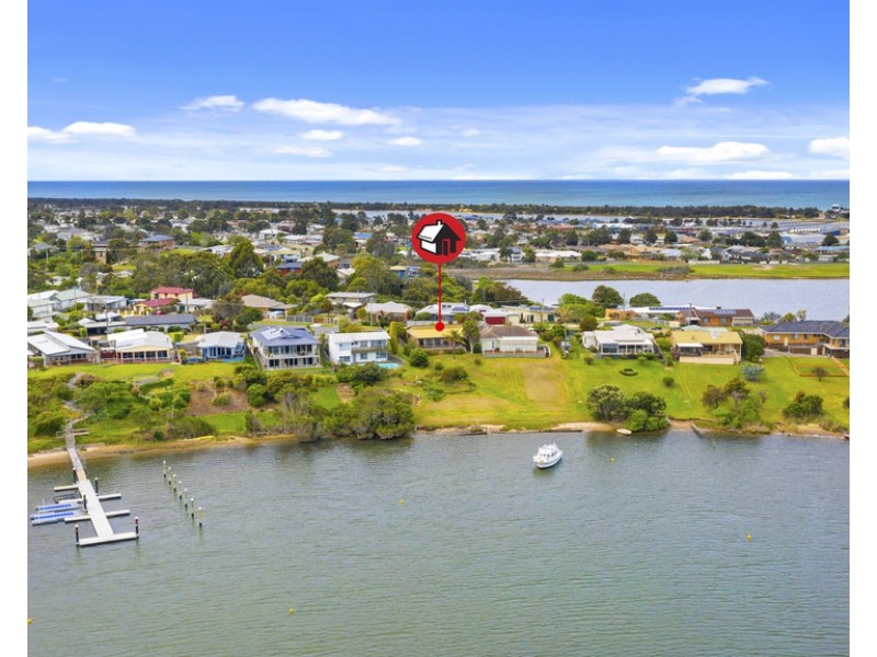 26 Ferndale Parade, Lakes Entrance VIC 3909