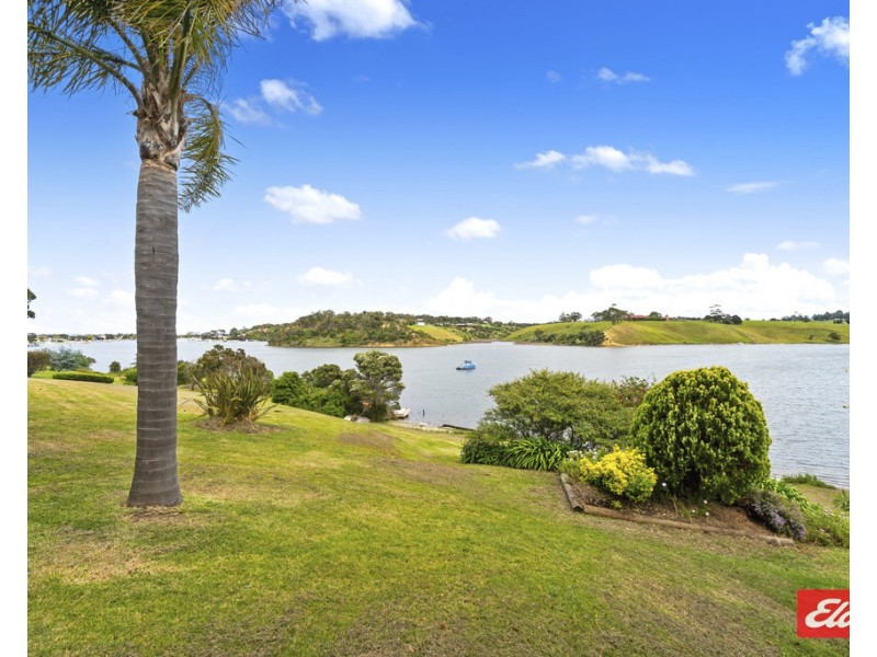 26 Ferndale Parade, Lakes Entrance VIC 3909