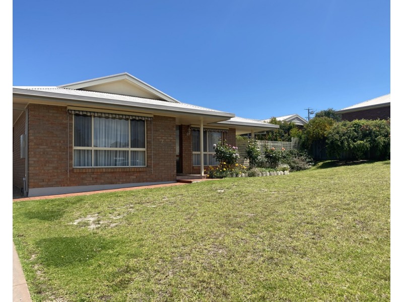 4 MARGARET COURT, Kalimna VIC 3909