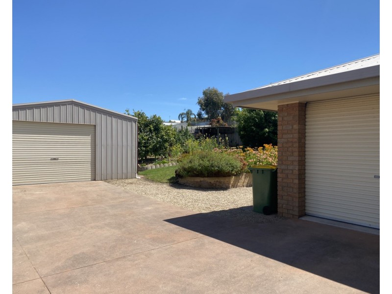 4 MARGARET COURT, Kalimna VIC 3909