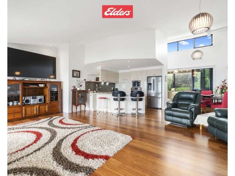 14 Cabarita Point, Kalimna VIC 3909