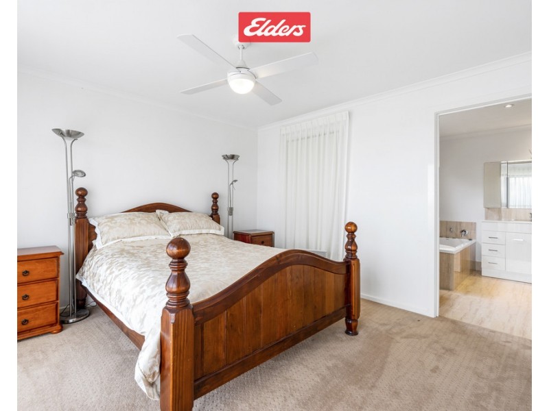 14 Cabarita Point, Kalimna VIC 3909