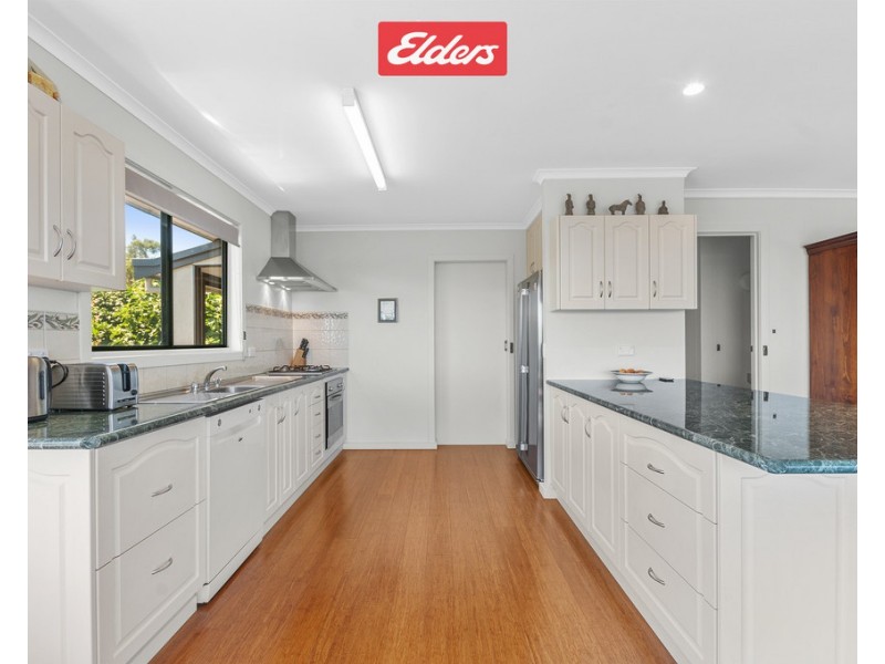 30 Ocean View Parade, Lakes Entrance VIC 3909
