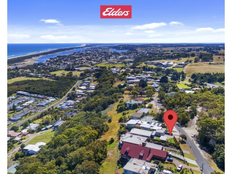 30 Ocean View Parade, Lakes Entrance VIC 3909