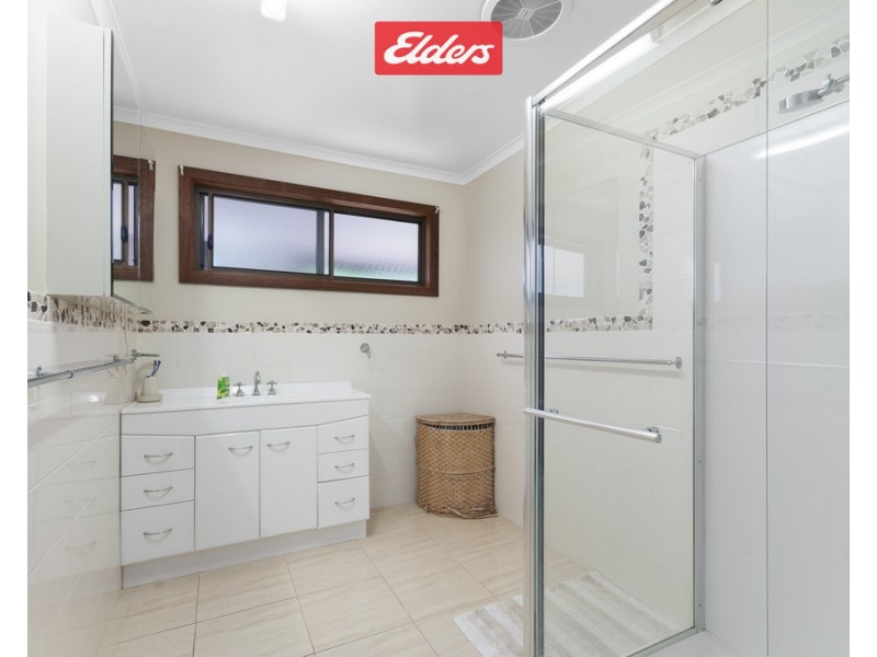 30 Ocean View Parade, Lakes Entrance VIC 3909