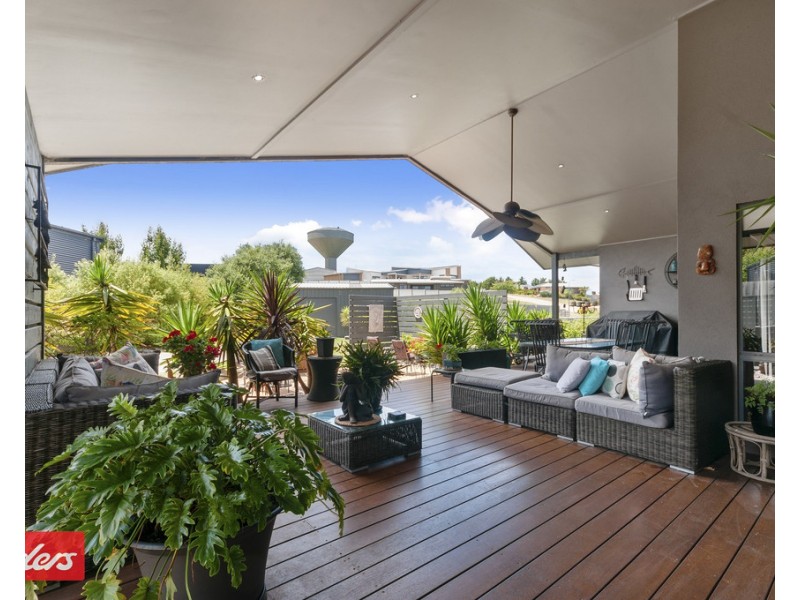 14 Tower Hill Court, Kalimna VIC 3909